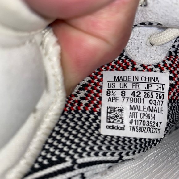 Yeezy 2017zebra 350 r9/10 condition size 8.5 mens - Picture 5 of 7